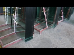 গ্রাউন্ড এজ প্রসেসিং এবং ড্রিলিং গর্ত সহ 6 মিমি টেম্পারেড গ্লাস