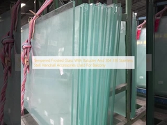 ব্যালকনির জন্য ব্যবহৃত ব্যালস্টার এবং 304 316 স্টেইনলেস স্টেল হ্যান্ড্রিল আনুষাঙ্গিক সহ হরমড ফ্রিজড গ্লাস